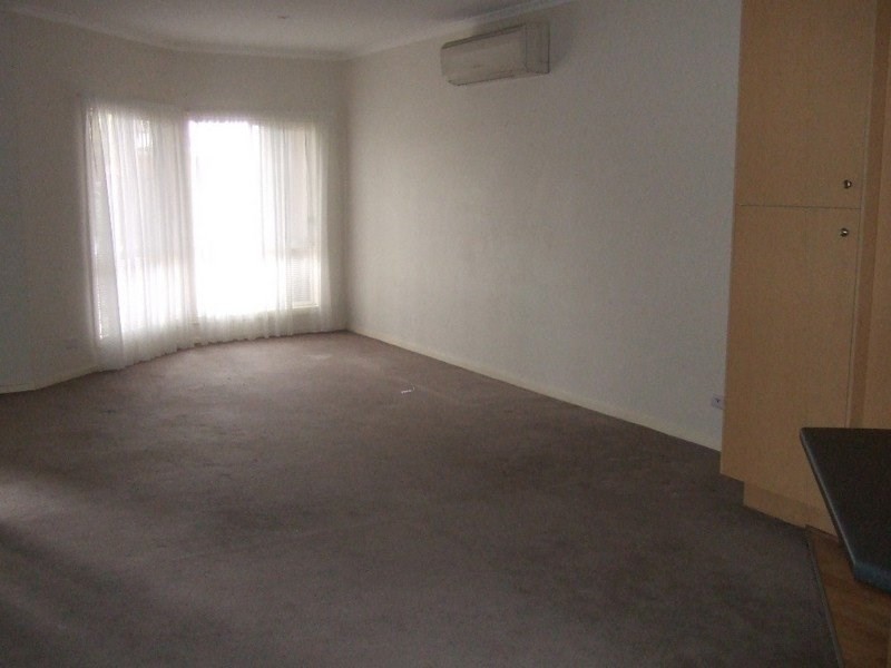 32/11-19 Hewish Road, Croydon VIC 3136