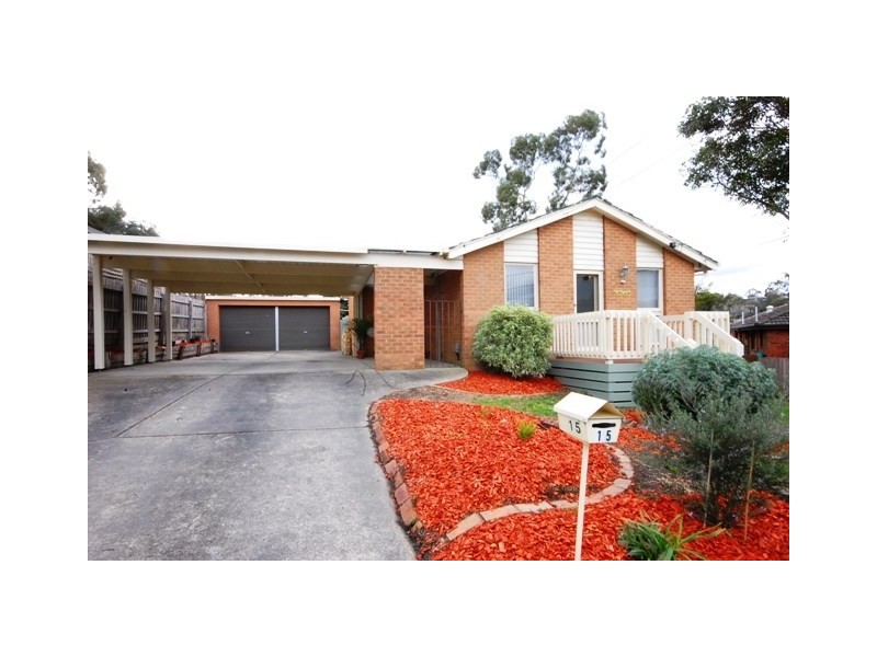 15 Corrong Crescent, Mooroolbark VIC 3138