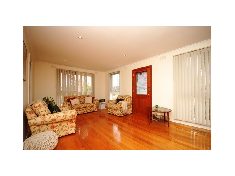 15 Corrong Crescent, Mooroolbark VIC 3138