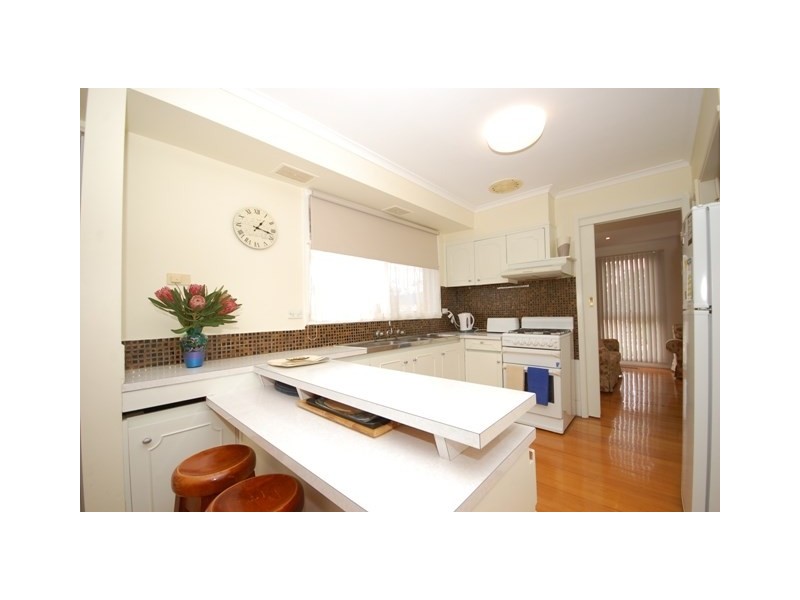 15 Corrong Crescent, Mooroolbark VIC 3138