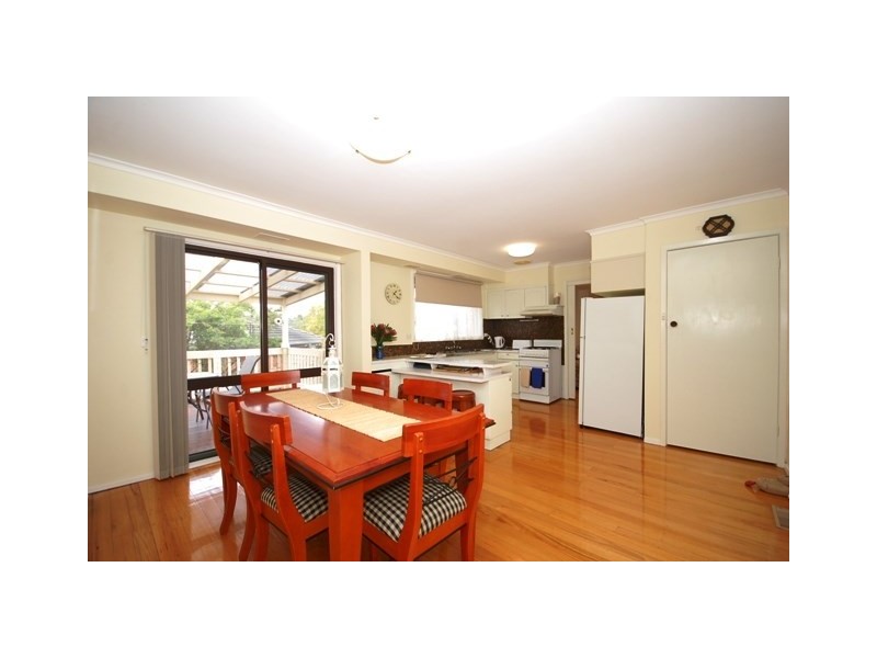 15 Corrong Crescent, Mooroolbark VIC 3138