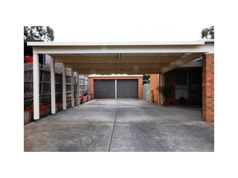 15 Corrong Crescent, Mooroolbark VIC 3138