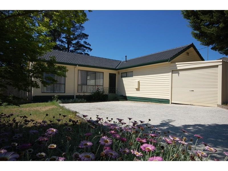 823 Mount Dandenong, Montrose VIC 3765