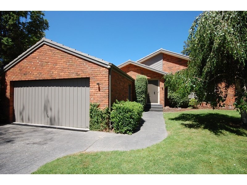 17 Lynwood Avenue, Ringwood East VIC 3135