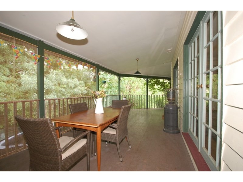 8 Kuyura Road, Mount Evelyn VIC 3796