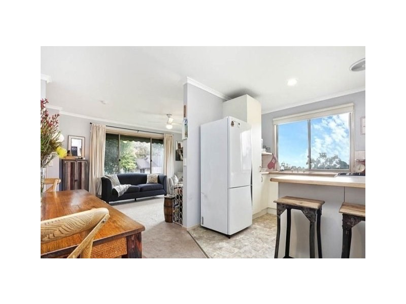 8 Woodridge Close, Montrose VIC 3765