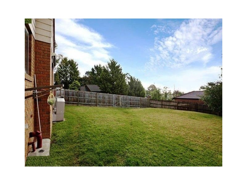 8 Woodridge Close, Montrose VIC 3765