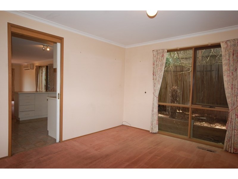 27 Kirkford Drive, Mooroolbark VIC 3138