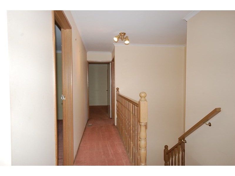 27 Kirkford Drive, Mooroolbark VIC 3138