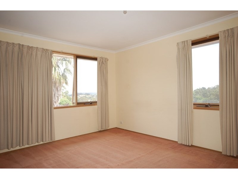 27 Kirkford Drive, Mooroolbark VIC 3138