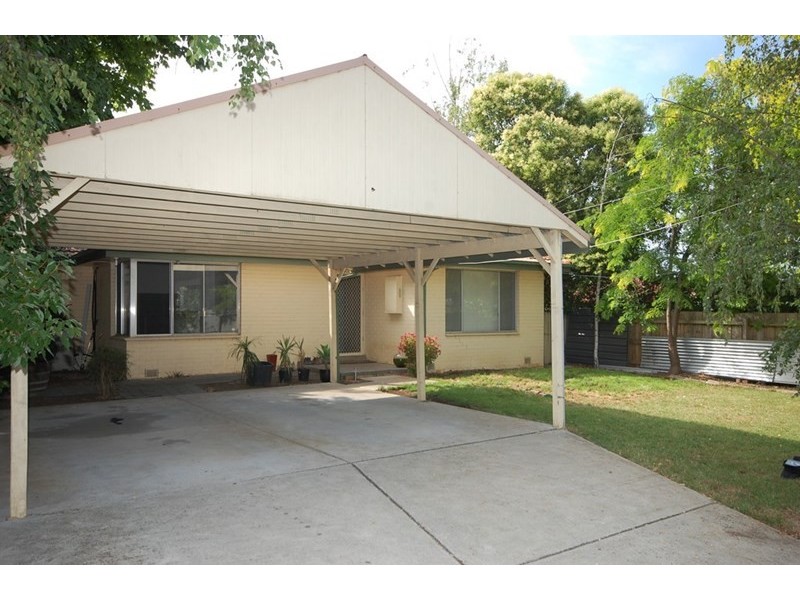 126 Carronvale Road, Mooroolbark VIC 3138