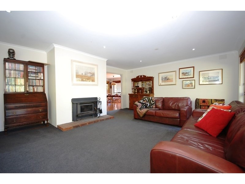 2 Charteris Road, Wandin East VIC 3139