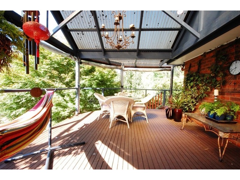 2 Charteris Road, Wandin East VIC 3139