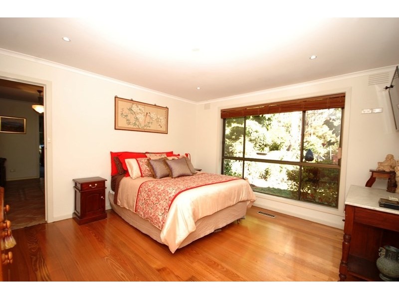 2 Charteris Road, Wandin East VIC 3139