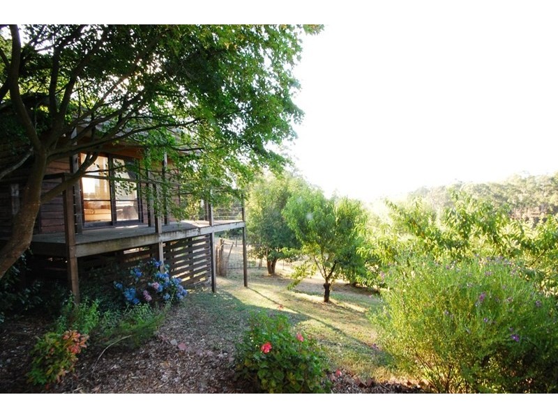 2 Charteris Road, Wandin East VIC 3139