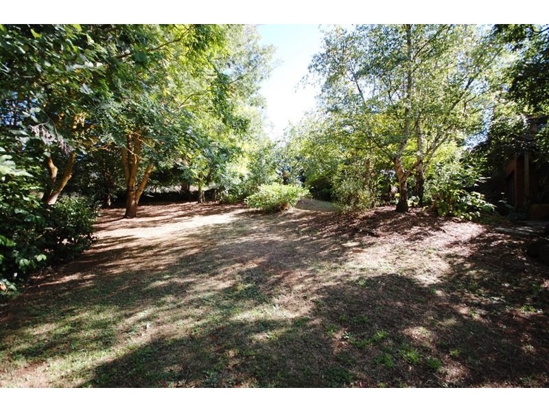 2 Charteris Road, Wandin East VIC 3139