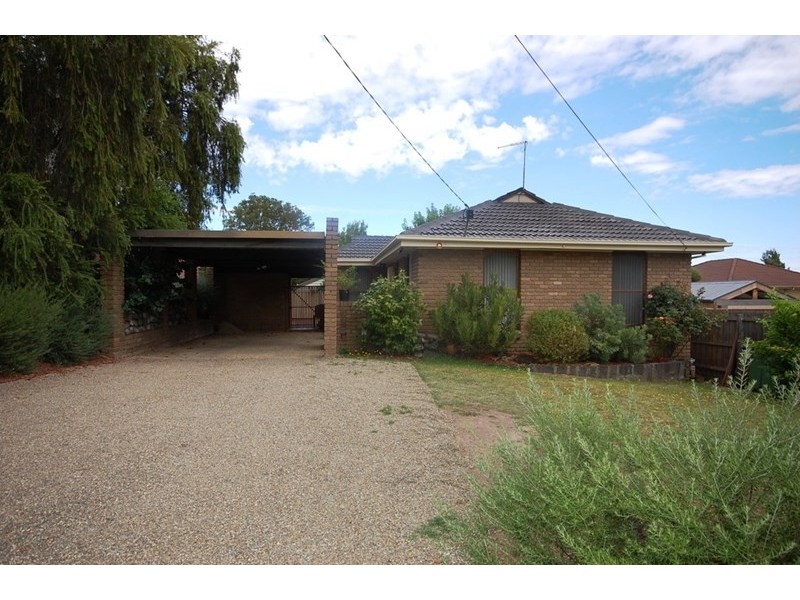 34 Ross Pincott Drive, Mooroolbark VIC 3138
