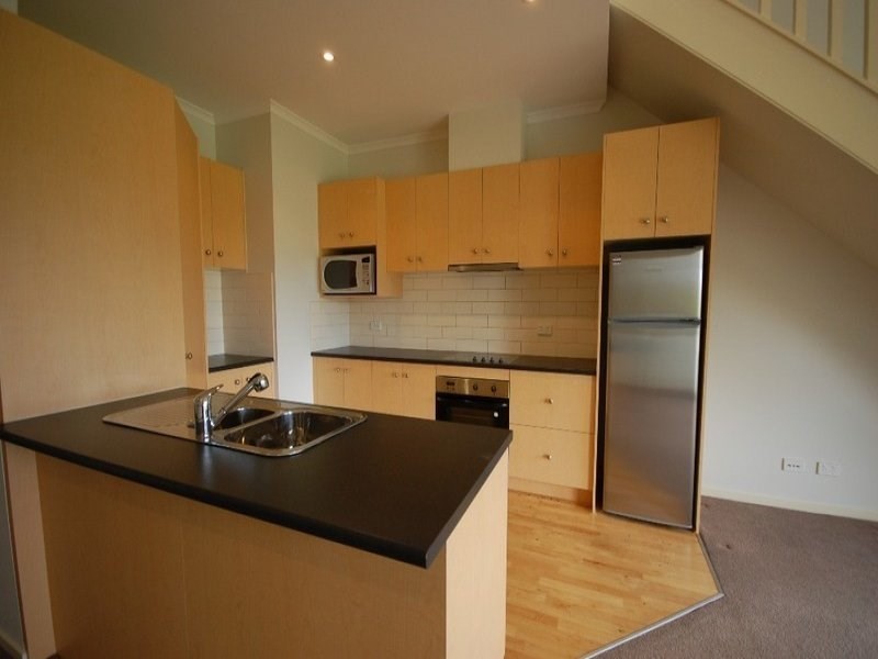 92/13-15 Hewish Road, Croydon VIC 3136