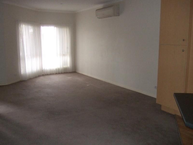 32/11-19 Hewish Road, Croydon VIC 3136