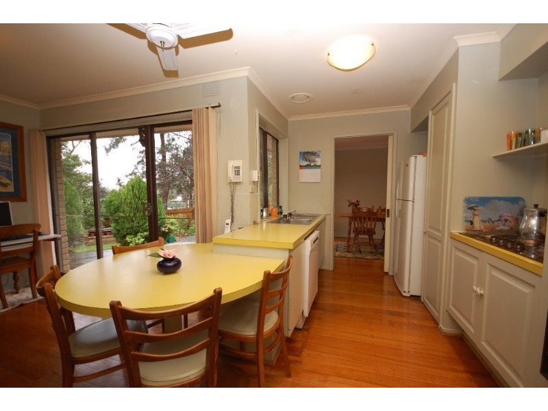 12 Buckmaster Drive, Mount Evelyn VIC 3796