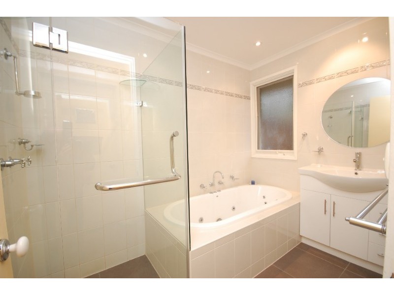 12 Buckmaster Drive, Mount Evelyn VIC 3796