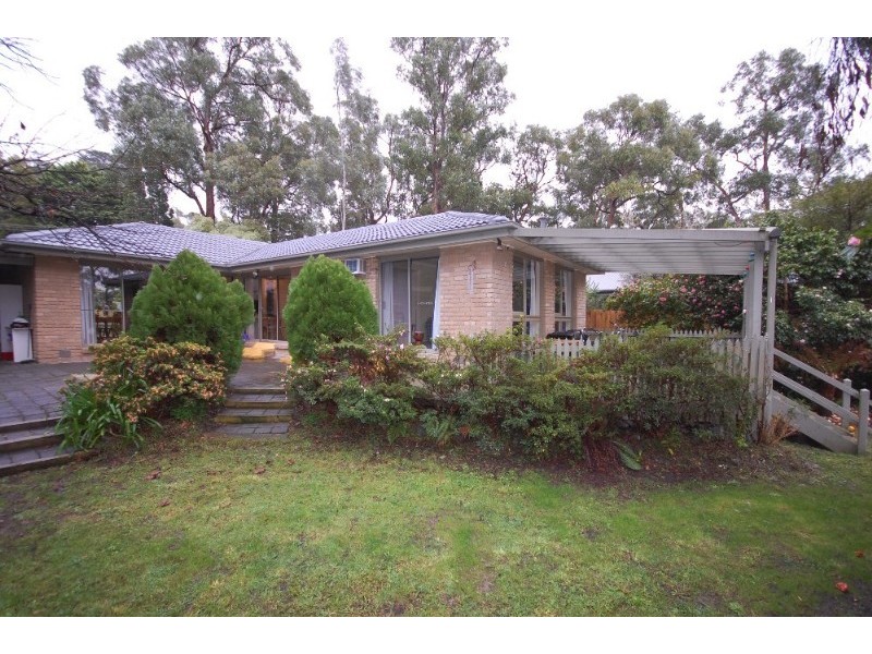 12 Buckmaster Drive, Mount Evelyn VIC 3796