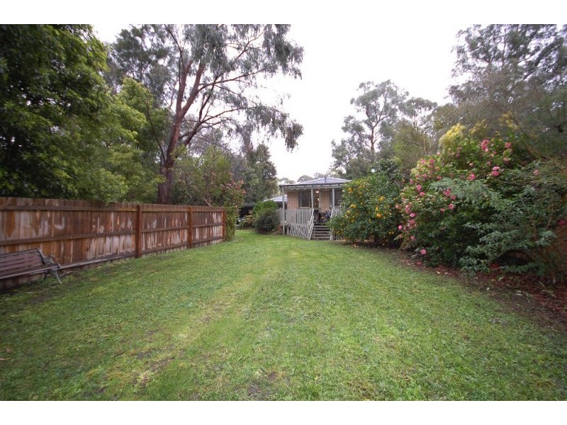 12 Buckmaster Drive, Mount Evelyn VIC 3796