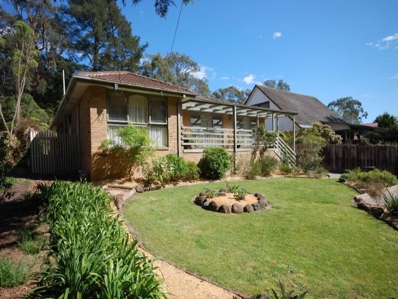 17 Buckmaster Drive, Mount Evelyn VIC 3796