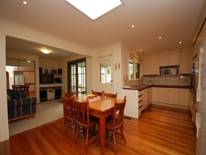 17 Buckmaster Drive, Mount Evelyn VIC 3796