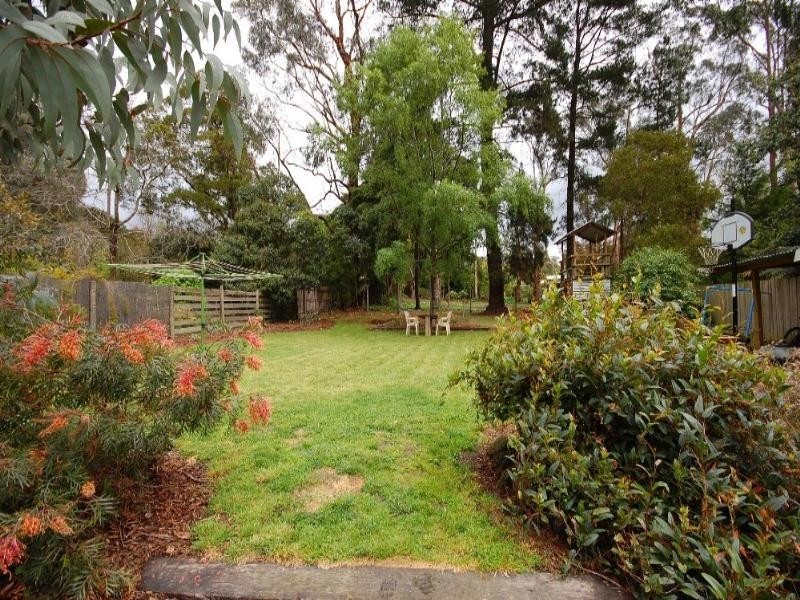 17 Buckmaster Drive, Mount Evelyn VIC 3796