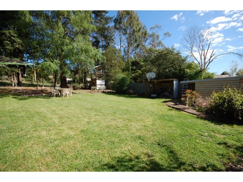 17 Buckmaster Drive, Mount Evelyn VIC 3796