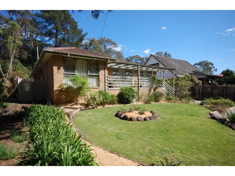 17 Buckmaster Drive, Mount Evelyn VIC 3796