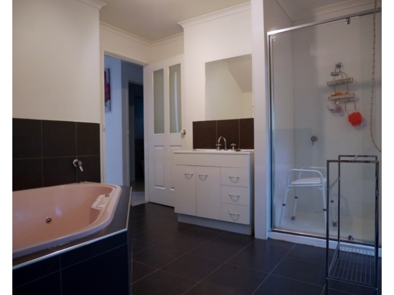 2/20 Joy Avenue, Mount Evelyn VIC 3796