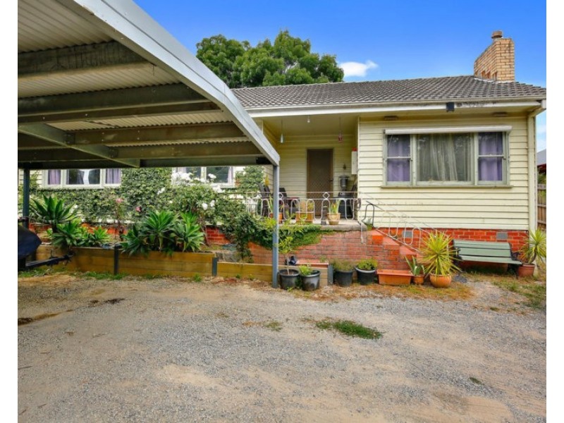 6 Rue De Gare, Wandin North VIC 3139