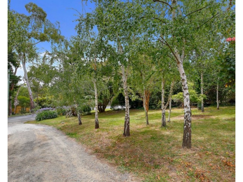 6 Rue De Gare, Wandin North VIC 3139