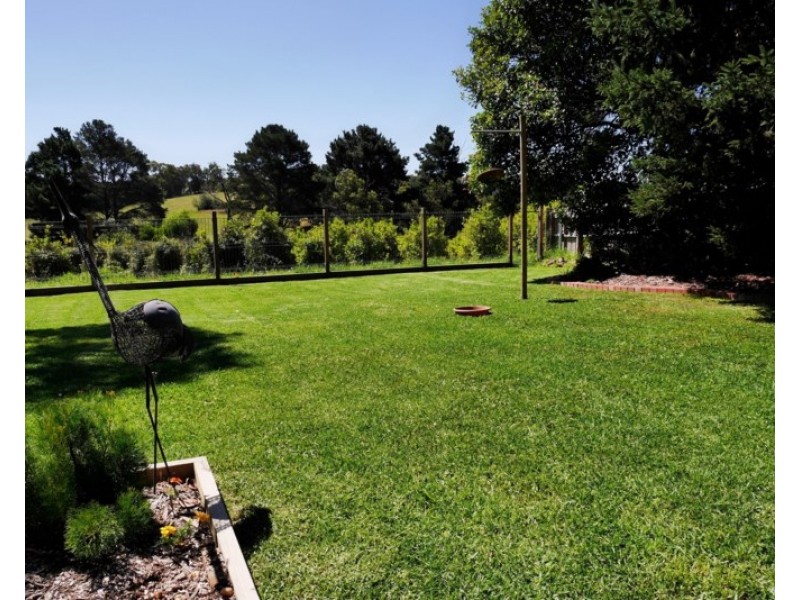 11 Margaret Road, Mount Evelyn VIC 3796