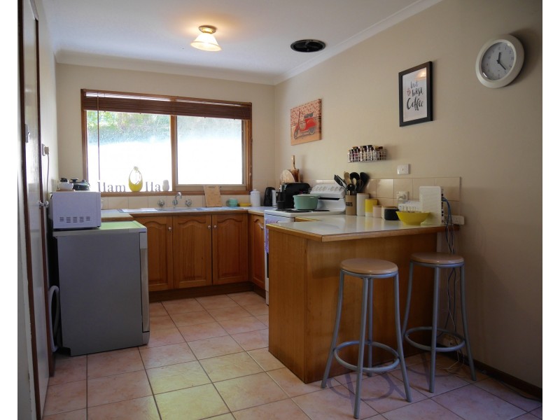 66 Commercial Road, Mount Evelyn VIC 3796