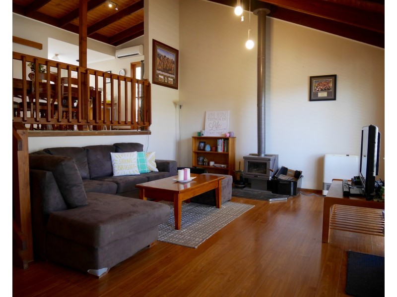 66 Commercial Road, Mount Evelyn VIC 3796