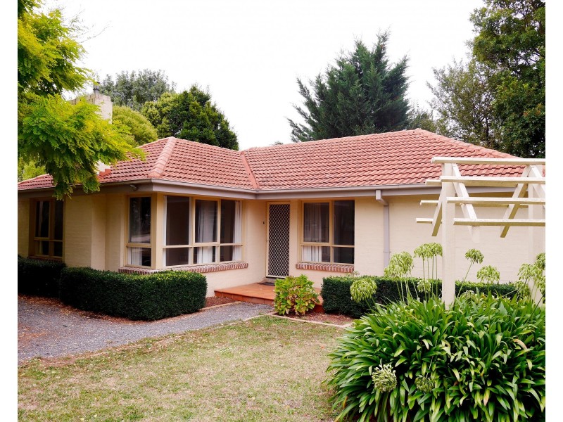 2 Bradman Avenue, Mount Evelyn VIC 3796