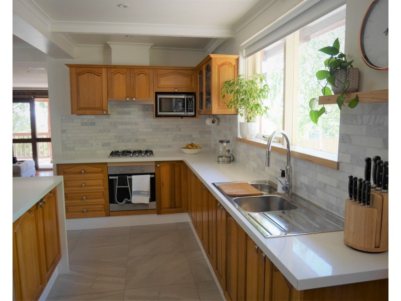 4 Johns Crescent, Mount Evelyn VIC 3796