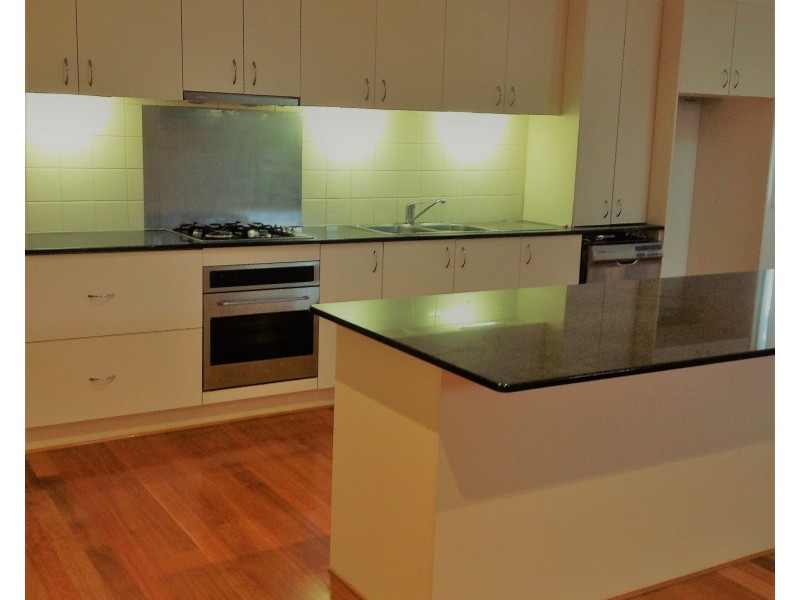 8 Lisbon Street, Glen Waverley VIC 3150