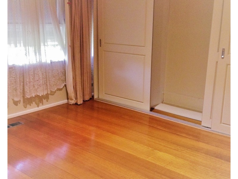 8 Lisbon Street, Glen Waverley VIC 3150