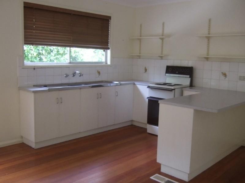 14 Oakley Street, Mount Dandenong VIC 3767