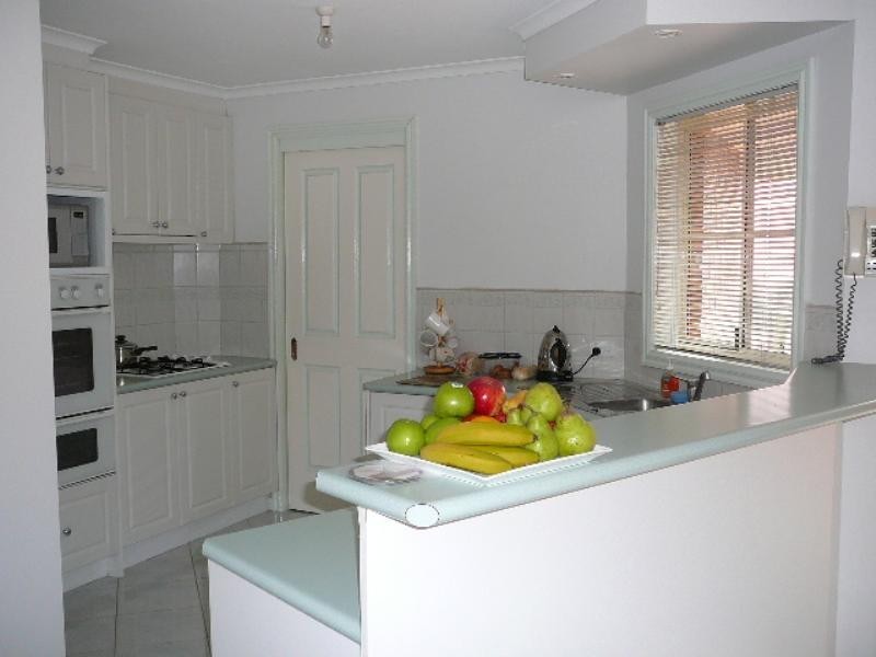 27 Blue Ridge Drive, Mooroolbark VIC 3138