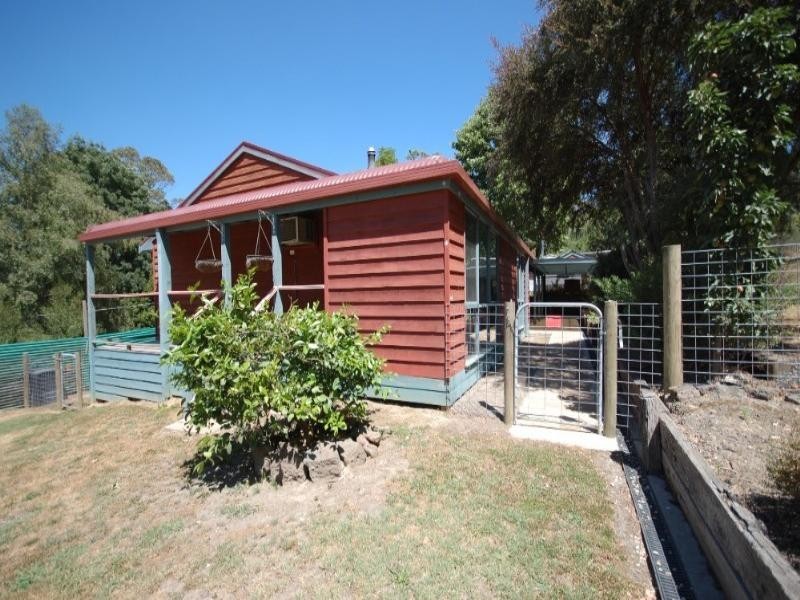 22 Old Warburton HigHighway, Seville VIC 3139