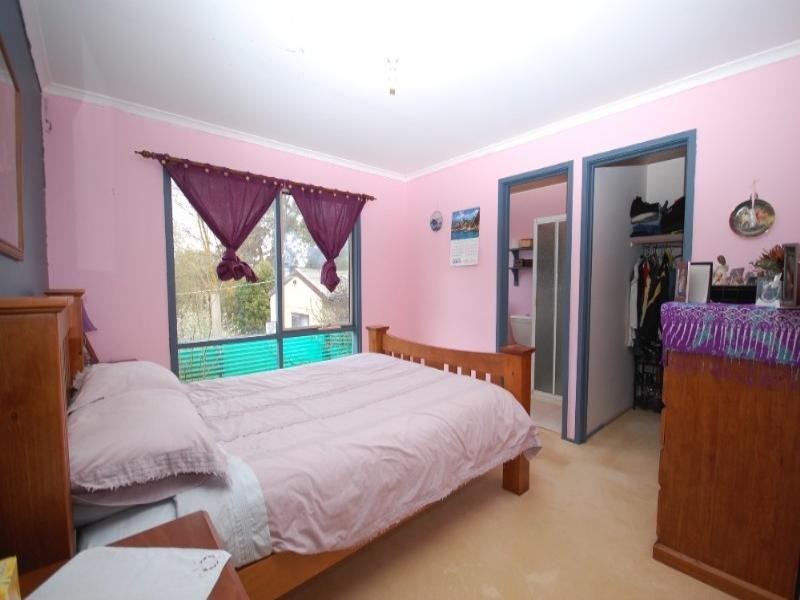 22 Old Warburton HigHighway, Seville VIC 3139