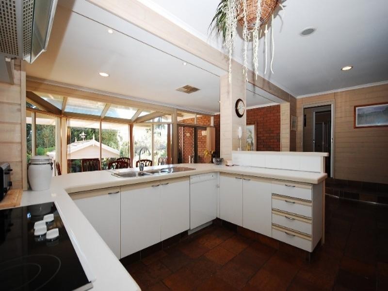 76 Partridge Way, Mooroolbark VIC 3138