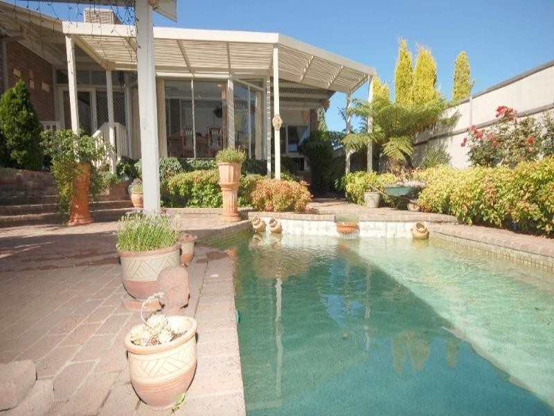 76 Partridge Way, Mooroolbark VIC 3138