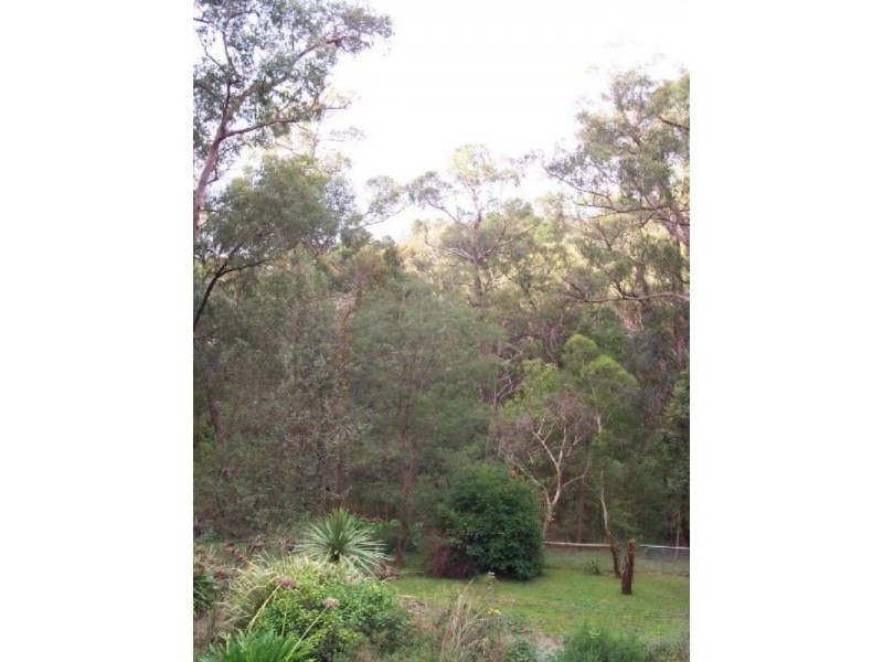 8 Sycamore Grove, Mount Evelyn VIC 3796