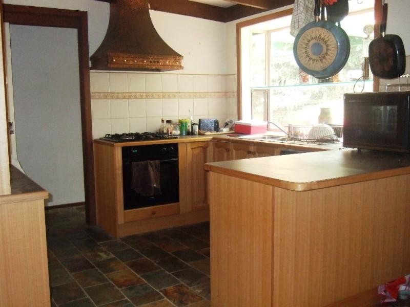 11 Blue Wren Drive, Mount Evelyn VIC 3796